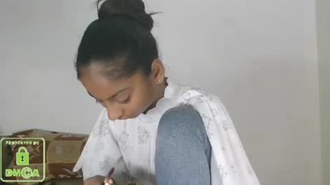Snapshot of the_right_girl chatting on 02-17-25, 07:37 Suzan Sexy online show from 02-17-25, 07:37
