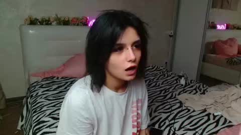 Snapshot of the_slutty_fox chatting on 08-07-26, 07:16 the_slutty_fox online show from 08-07-26, 07:16