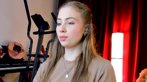 Ally    STREAMING ON TWITCH NOW Check my Twitter for updates online show from 10-04-25, 02:31