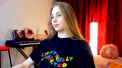 Ally    STREAMING ON TWITCH NOW Check my Twitter for updates online show from 12-05-25, 08:05