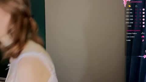 Snapshot of the_vickky chatting on 02-12-26, 05:41 Vicky online show from 02-12-26, 05:41