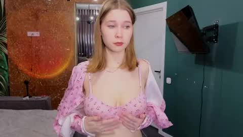 Snapshot of the_vickky chatting on 03-20-26, 05:29 Vicky online show from 03-20-26, 05:29