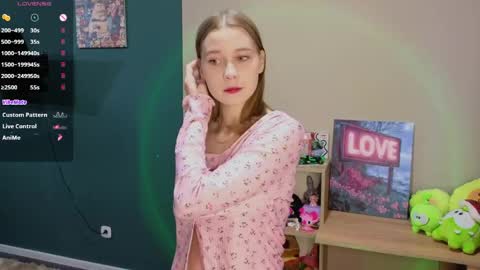Vicky online show from 05-03-26, 03:29