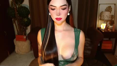 thea_whong online show from 04-12-26, 11:43