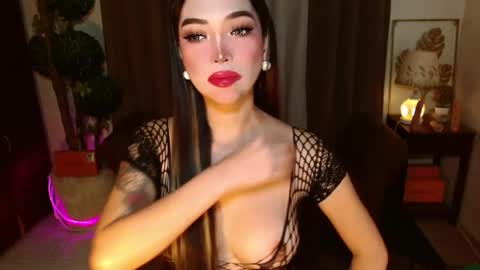 thea_whong online show from 04-15-26, 07:37