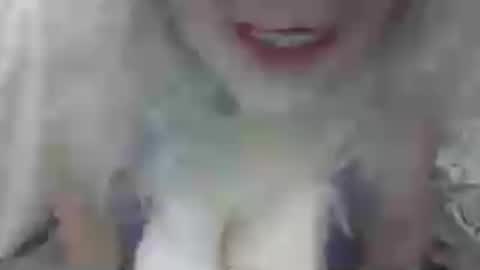 Snapshot of thearcticmilf chatting on 06-19-26, 05:17 The Arctic Milf online show from 06-19-26, 05:17