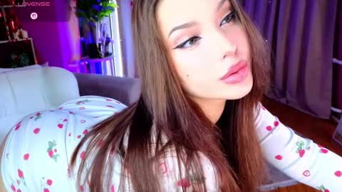 Snapshot of thebbylu chatting on 02-20-26, 01:22 Lucy online show from 02-20-26, 01:22