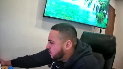 Snapshot of thebear8008 chatting on 12-04-24, 05:38 The Bear online show from 12-04-24, 05:38