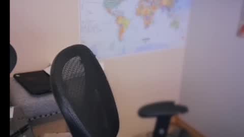 Snapshot of thebearking69 chatting on 11-25-25, 04:45 The Bear King online show from 11-25-25, 04:45