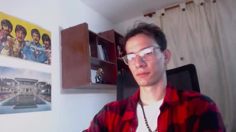 Snapshot of thebeatles18 chatting on 11-09-25, 06:33 Axel online show from 11-09-25, 06:33