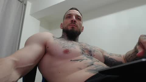 Snapshot of thebestmuscles chatting on 04-20-26, 08:10 John online show from 04-20-26, 08:10