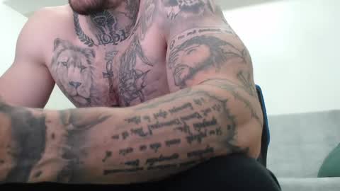 Snapshot of thebestmuscles chatting on 05-31-26, 06:09 John online show from 05-31-26, 06:09
