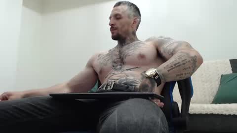 Snapshot of thebestmuscles chatting on 06-22-26, 07:11 John online show from 06-22-26, 07:11