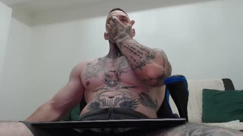 Snapshot of thebestmuscles chatting on 06-25-26, 06:12 John online show from 06-25-26, 06:12