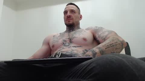 Snapshot of thebestmuscles chatting on 07-18-26, 07:50 John online show from 07-18-26, 07:50