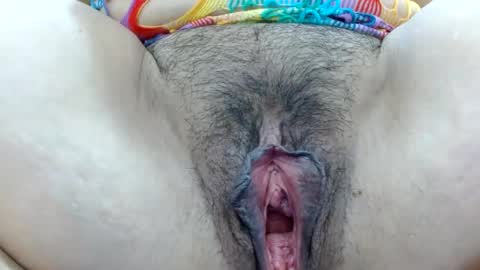 Snapshot of thebestpussyhairy chatting on 12-31-24, 03:45 Karla online show from 12-31-24, 03:45