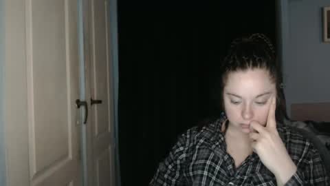 Snapshot of theblackdiamond194588 chatting on 04-06-26, 02:40 raissa online show from 04-06-26, 02:40