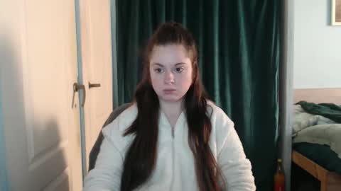 Snapshot of theblackdiamond194588 chatting on 05-06-26, 09:47 raissa online show from 05-06-26, 09:47
