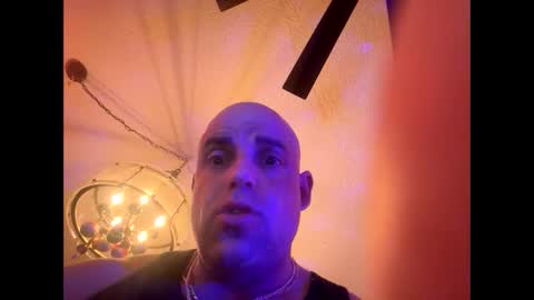 Snapshot of thebuzz777 chatting on 12-12-24, 11:29 theBuzz777 online show from 12-12-24, 11:29