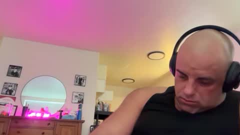 theBuzz777 online show from 11-30-25, 04:11