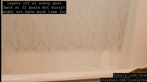 Snapshot of thecamwoman chatting on 11-30-25, 09:08 Joan online show from 11-30-25, 09:08