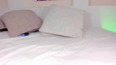 Snapshot of thedol1 chatting on 12-27-24, 08:24 Thedol1 online show from 12-27-24, 08:24