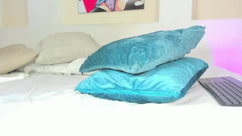 Snapshot of thedol1 chatting on 01-12-25, 08:25 Thedol1 online show from 01-12-25, 08:25