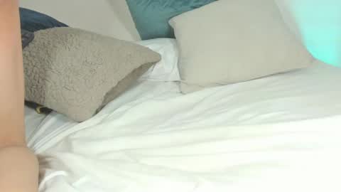 Snapshot of thedol1 chatting on 02-12-25, 10:24 Thedol1 online show from 02-12-25, 10:24