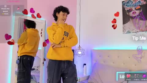 Snapshot of thedoll_ethan chatting on 10-07-25, 08:06 ethan online show from 10-07-25, 08:06