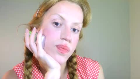 Yolanda online show from 09-22-25, 06:43