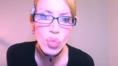 Yolanda online show from 12-05-25, 03:41