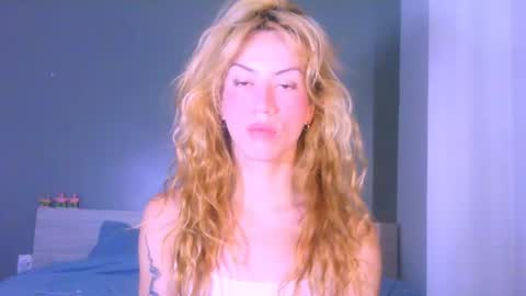 Snapshot of thedollxxxperience chatting on 04-17-26, 11:41 Yolanda online show from 04-17-26, 11:41