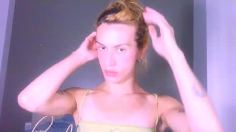 Snapshot of thedollxxxperience chatting on 04-19-26, 12:22 Yolanda online show from 04-19-26, 12:22
