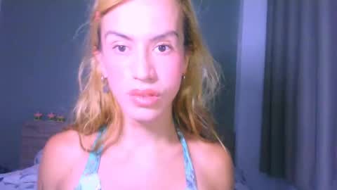 Snapshot of thedollxxxperience chatting on 05-11-26, 04:07 Yolanda online show from 05-11-26, 04:07