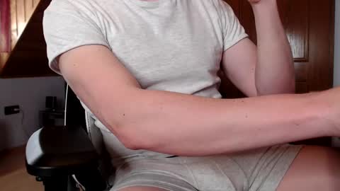 Snapshot of thedome372 chatting on 02-21-25, 03:43 thedome372 online show from 02-21-25, 03:43