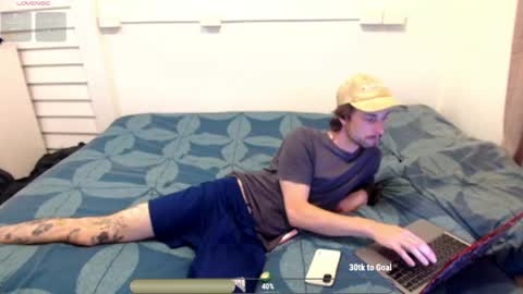 Snapshot of thee_ricky_lee chatting on 04-29-26, 09:02 RickyLee online show from 04-29-26, 09:02