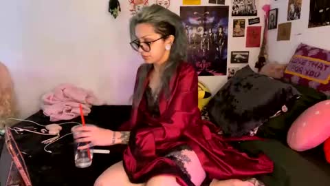 Snapshot of theeking_venus chatting on 12-15-24, 02:30 KIng Venus online show from 12-15-24, 02:30