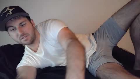 Snapshot of theetwohander chatting on 04-04-26, 01:37 Theetwohander online show from 04-04-26, 01:37