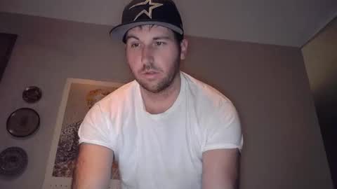 Snapshot of theetwohander chatting on 04-12-26, 04:23 Theetwohander online show from 04-12-26, 04:23