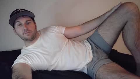 Snapshot of theetwohander chatting on 04-24-26, 02:58 Theetwohander online show from 04-24-26, 02:58
