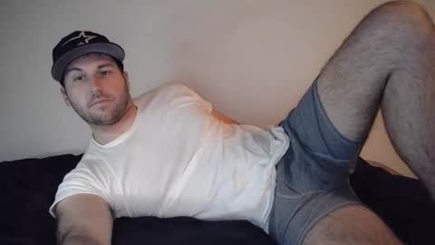 Snapshot of theetwohander chatting on 04-26-26, 03:26 Theetwohander online show from 04-26-26, 03:26