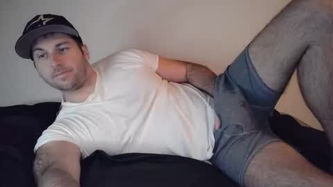 Snapshot of theetwohander chatting on 04-29-26, 03:10 Theetwohander online show from 04-29-26, 03:10