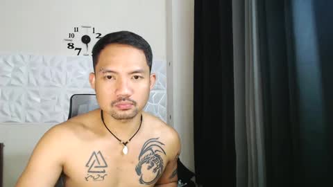Snapshot of thefriskyasian chatting on 12-09-24, 09:05 Jaycee online show from 12-09-24, 09:05