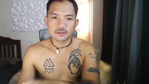 Snapshot of thefriskyasian chatting on 12-15-24, 01:32 Jaycee online show from 12-15-24, 01:32