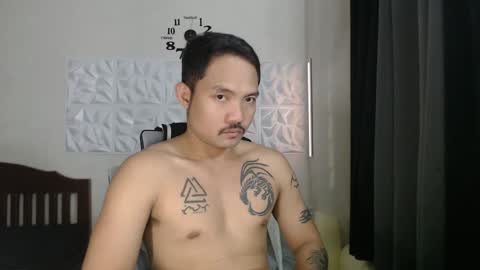Snapshot of thefriskyasian chatting on 12-25-24, 01:30 Jaycee online show from 12-25-24, 01:30