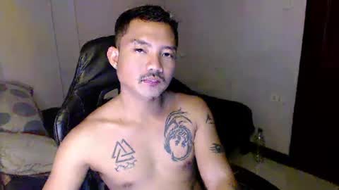 Snapshot of thefriskyasian chatting on 12-28-24, 01:17 Jaycee online show from 12-28-24, 01:17