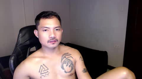 Snapshot of thefriskyasian chatting on 01-03-25, 08:32 Jaycee online show from 01-03-25, 08:32