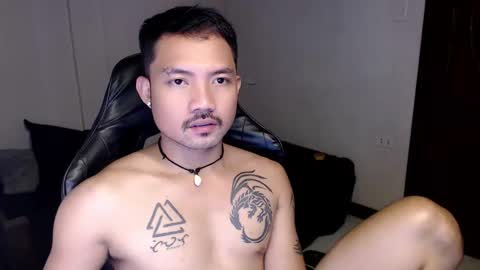 Snapshot of thefriskyasian chatting on 01-05-25, 05:30 Jaycee online show from 01-05-25, 05:30