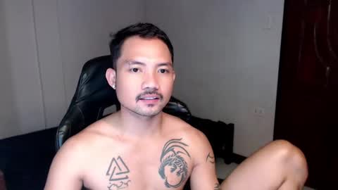 Snapshot of thefriskyasian chatting on 01-07-25, 09:57 Jaycee online show from 01-07-25, 09:57