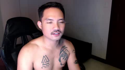 Snapshot of thefriskyasian chatting on 01-10-25, 01:41 Jaycee online show from 01-10-25, 01:41
